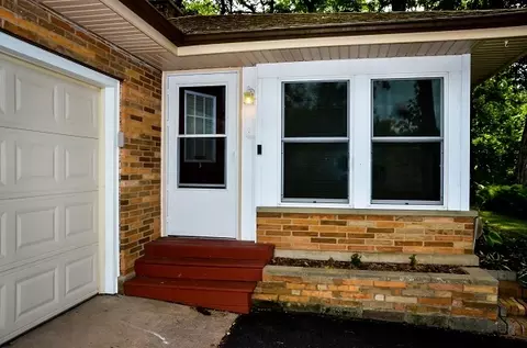 704 W Hickory Trl, Mchenry, IL 60051 photo 8