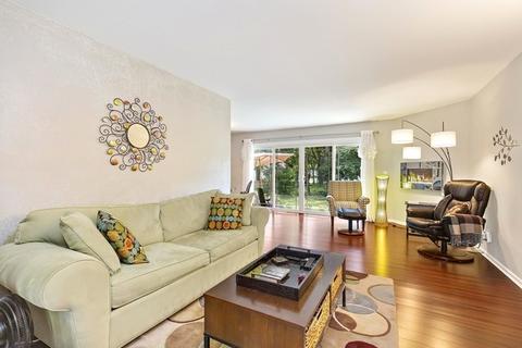 145 Bell Dr, Cary, IL 60013 photo 2
