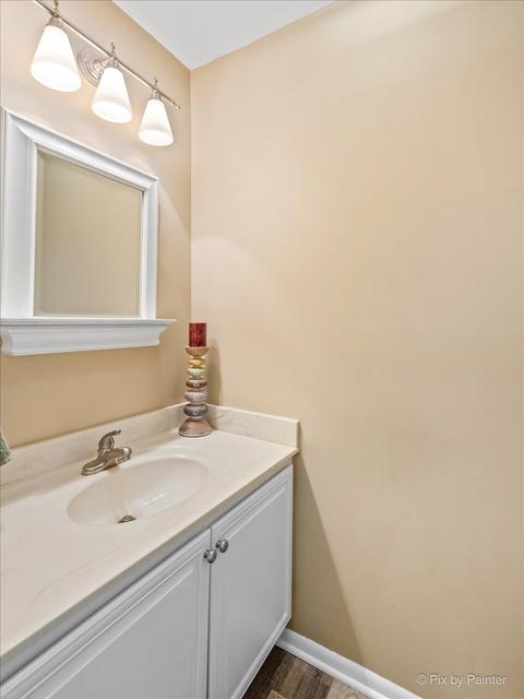 548 N Lyle Ave, Elgin, IL 60123 photo 23