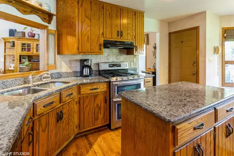 209 Osage St, Minooka, IL 60447 photo 5