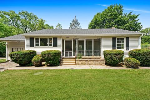 1805 N Riverside Dr, Mchenry, IL 60050 photo 1