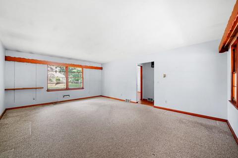 1805 N Riverside Dr, Mchenry, IL 60050 photo 4