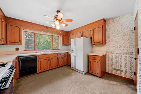 1805 N Riverside Dr, Mchenry, IL 60050 photo 6