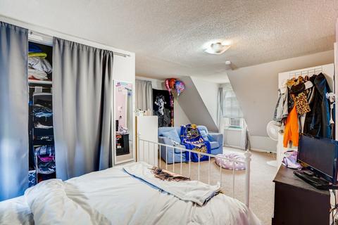 243 S Willow St, Roselle, IL 60172 photo 9