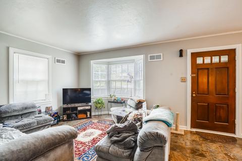 243 S Willow St, Roselle, IL 60172 photo 2