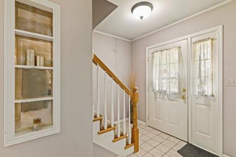 432 Barton Pl, Carol Stream, IL 60188 photo 2