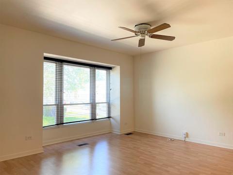 2113 Kettering Rd, Hoffman Estates, IL 60169 photo 4
