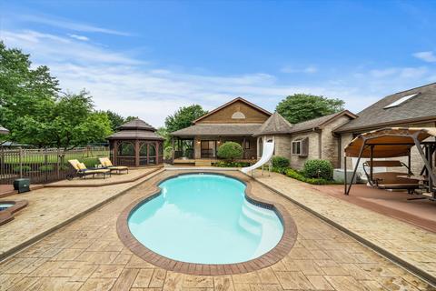 32 W774 Army Trail Rd, Wayne, IL 60184 photo 2