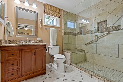 155 Exeter Ct, Roselle, IL 60172 photo 9