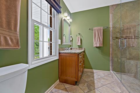 155 Exeter Ct, Roselle, IL 60172 photo 11