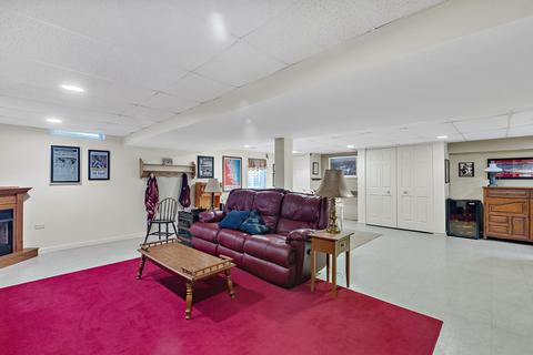 155 Exeter Ct, Roselle, IL 60172 photo 14