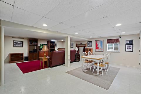 155 Exeter Ct, Roselle, IL 60172 photo 13