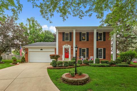 155 Exeter Ct, Roselle, IL 60172 photo 1
