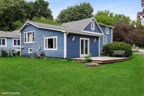 1233 N Harrison St, Algonquin, IL 60102 photo 1