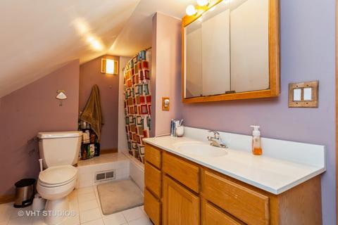 435 Bangs St, Aurora, IL 60505 photo 10