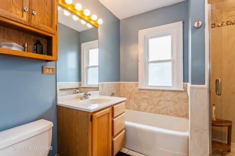 435 Bangs St, Aurora, IL 60505 photo 11