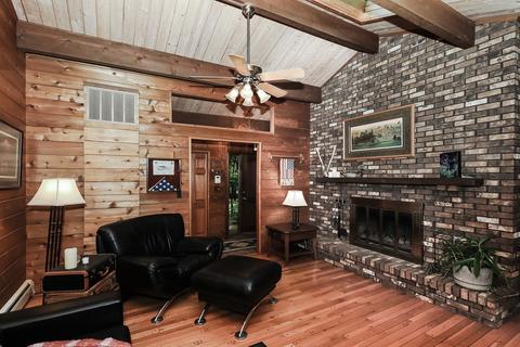 1013 Douglas Rd, Elgin, IL 60120 photo 4