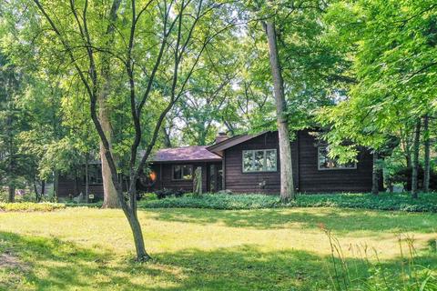 1013 Douglas Rd, Elgin, IL 60120 photo 2