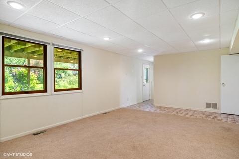 705 Evergreen Ln, Hoffman Estates, IL 60169 photo 13
