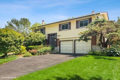 705 Evergreen Ln, Hoffman Estates, IL 60169 photo 1