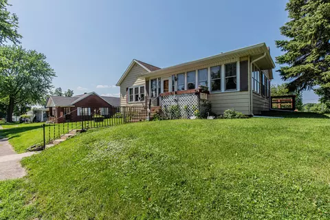 128 E 1st St, Spring Valley, IL 61362 photo 2