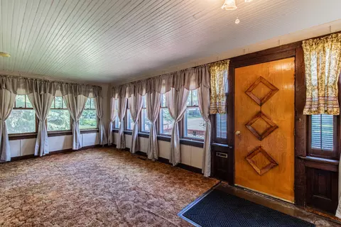 128 E 1st St, Spring Valley, IL 61362 photo 5