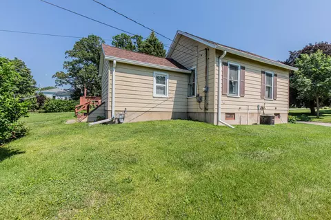128 E 1st St, Spring Valley, IL 61362 photo 22