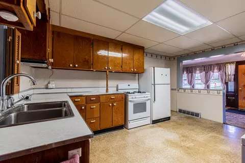 128 E 1st St, Spring Valley, IL 61362 photo 7