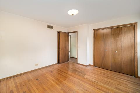 9027 Skyline Dr, Burr Ridge, IL 60527 photo 14