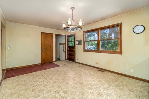 9027 Skyline Dr, Burr Ridge, IL 60527 photo 9