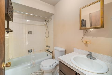 9027 Skyline Dr, Burr Ridge, IL 60527 photo 17