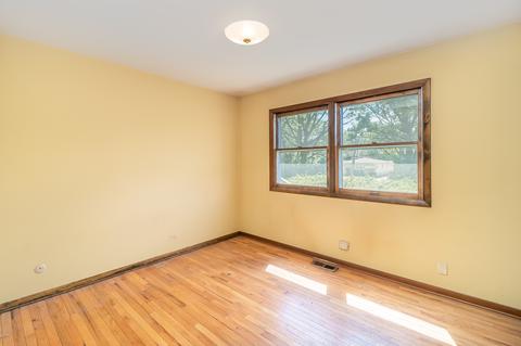 9027 Skyline Dr, Burr Ridge, IL 60527 photo 11