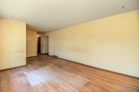 9027 Skyline Dr, Burr Ridge, IL 60527 photo 4