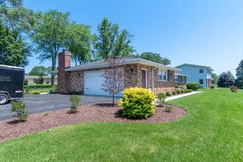871 E Francis Rd, New Lenox, IL 60451 photo 5