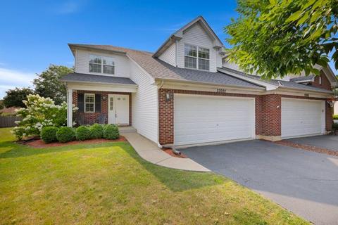 23002 Birch Ct, Plainfield, IL 60586 photo 2