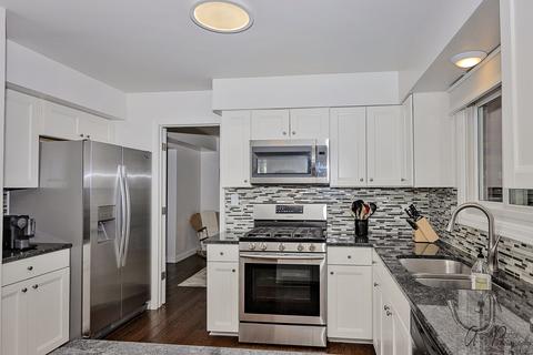 969 Freeman Rd, Hoffman Estates, IL 60192 photo 12