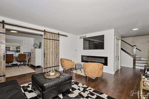 969 Freeman Rd, Hoffman Estates, IL 60192 photo 6