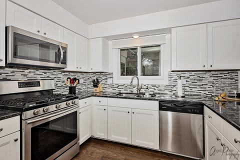 969 Freeman Rd, Hoffman Estates, IL 60192 photo 11