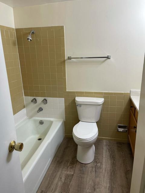 584 Fairway View Dr #2L, Wheeling, IL 60090 photo 8