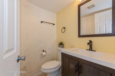 1316 Walden Dr, Elgin, IL 60120 photo 16