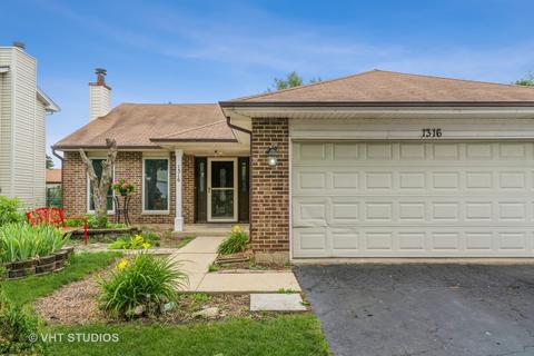 1316 Walden Dr, Elgin, IL 60120 photo 4