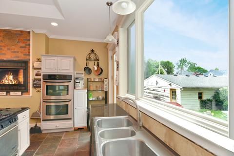 1102 E Jefferson St, Bloomington, IL 61701 photo 9