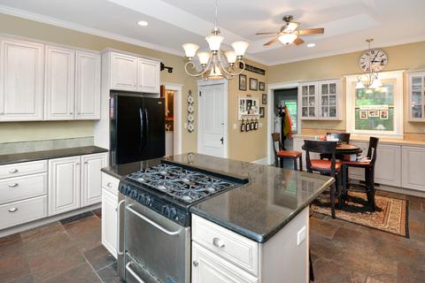 1102 E Jefferson St, Bloomington, IL 61701 photo 8