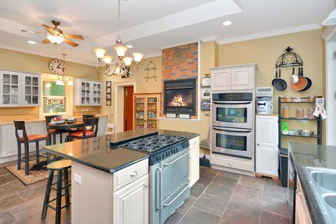 1102 E Jefferson St, Bloomington, IL 61701 photo 12