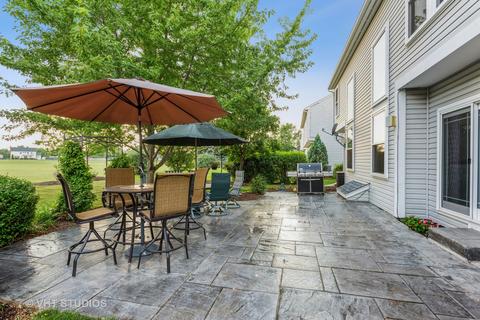 1030 Spinnaker St, Elgin, IL 60123 photo 2