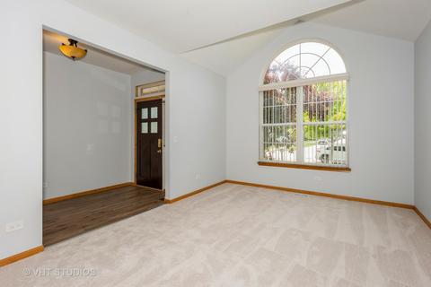 7504 Townsend Blvd, Plainfield, IL 60586 photo 4