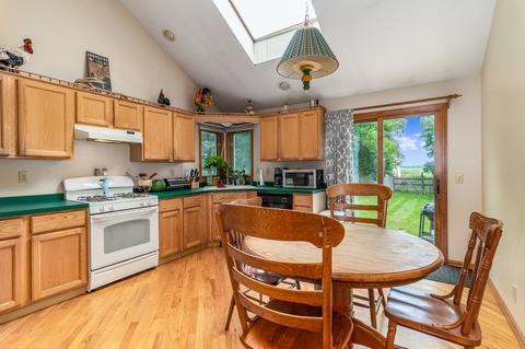122 N Cedar St, Gardner, IL 60424 photo 6