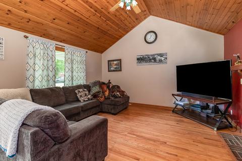 122 N Cedar St, Gardner, IL 60424 photo 3