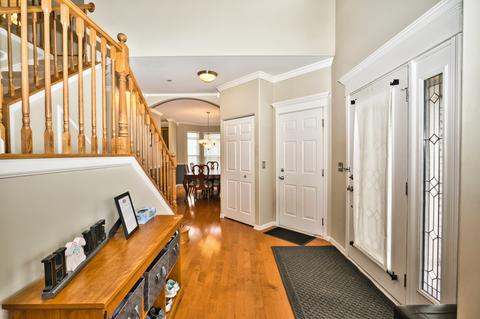 2106 Cabrillo Ln, Hoffman Estates, IL 60192 photo 3