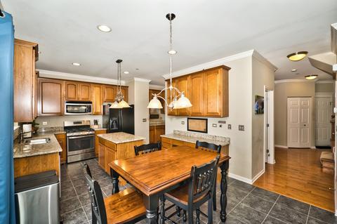 2106 Cabrillo Ln, Hoffman Estates, IL 60192 photo 13
